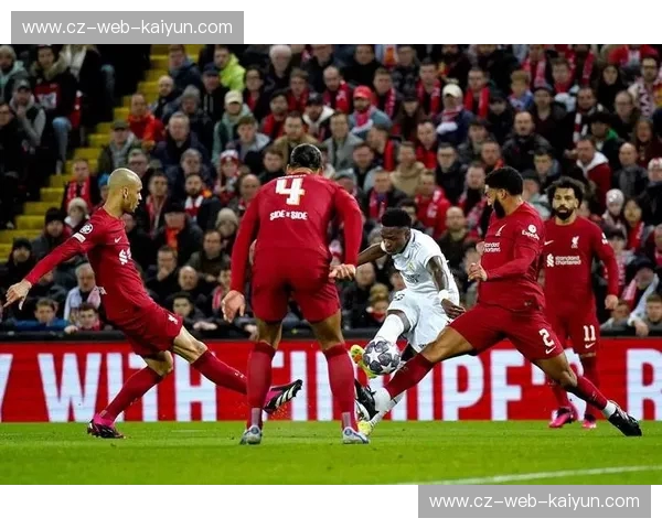 战火重燃：多特蒙德与利物浦的史诗对决，红蓝荣耀与红色狂潮的激情碰撞